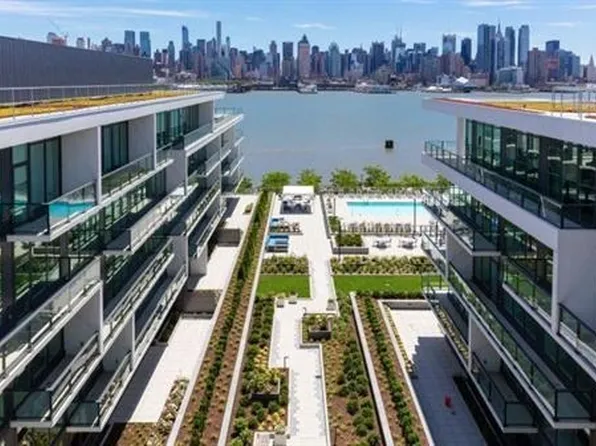 1200 Avenue At Port Imperial image 27 of 41