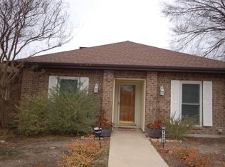 1605 Glencairn Ln, Lewisville, TX 75067