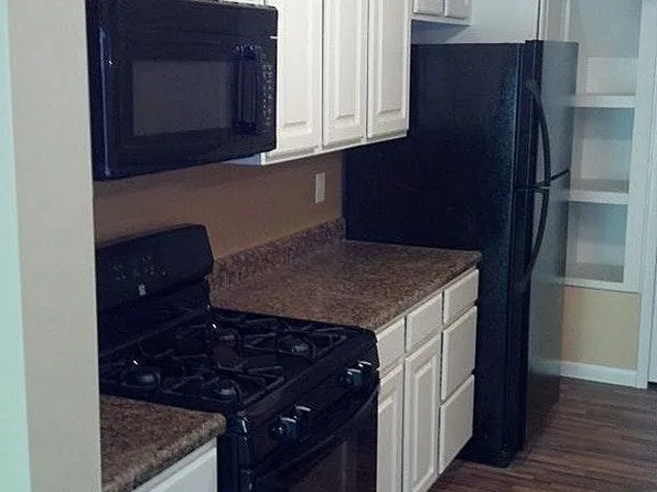 1064 Greenwood Trl W, Greenwood, IN 46142