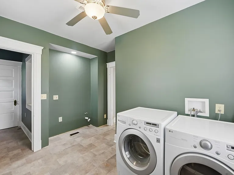 344 Helen St #2 — Photo 12