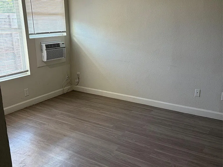 4501 Speedway #101 — Photo 6