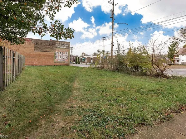 885 E 105th St, Cleveland, OH 44108