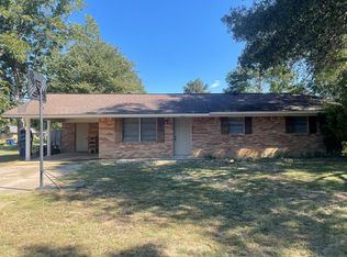 1320 Barnes Cir, Monticello, MS 39654