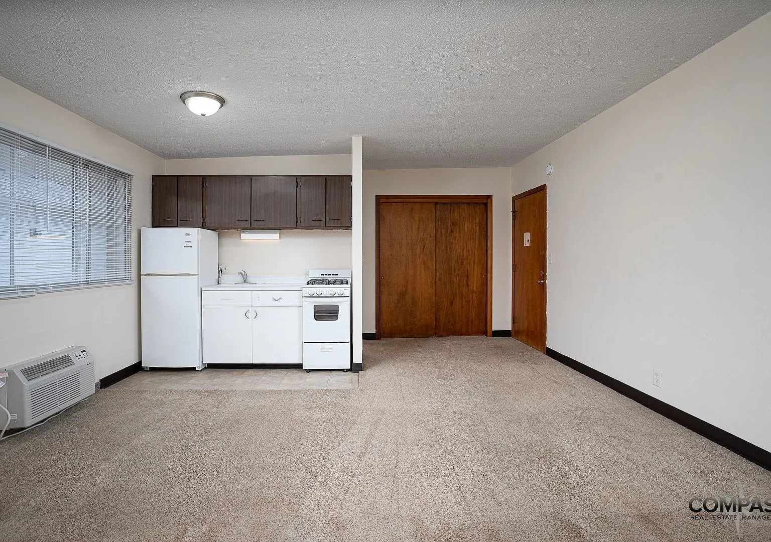 1215 S Dewey St Apartments — Photo 2