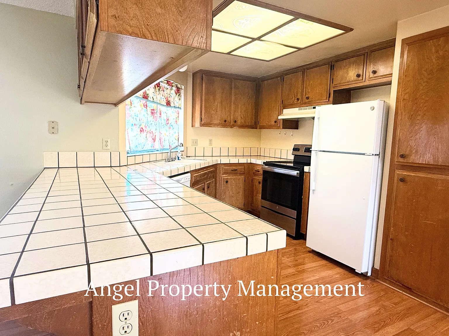 2208 Begonia Court - 1 — Photo 2