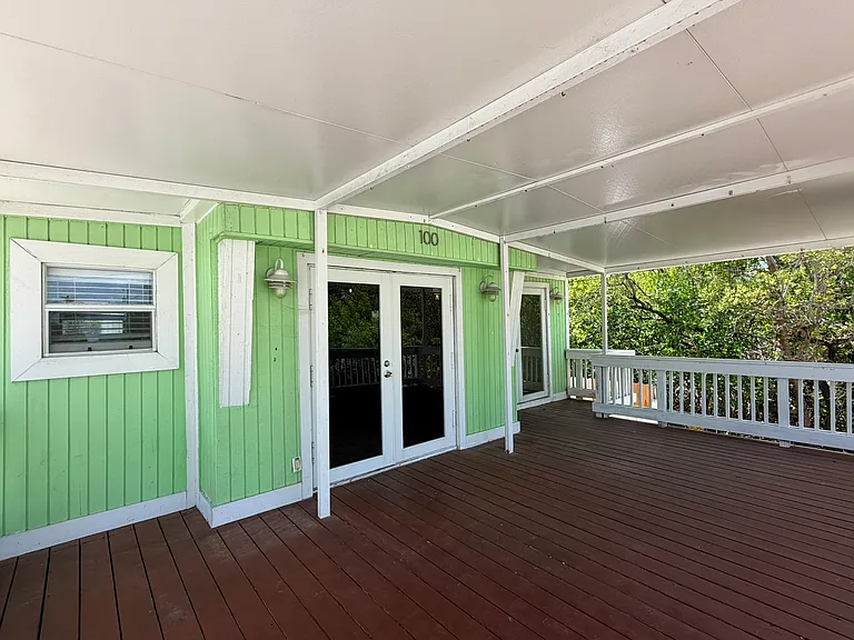 100 Sunset Ln — Photo 4