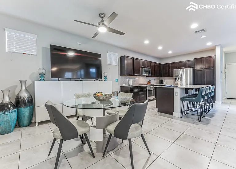 3713 E Robert St — Photo 5