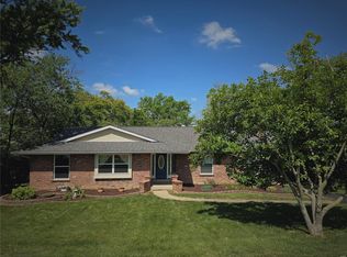 865 Woods Mill Rd, Ballwin, MO 63011