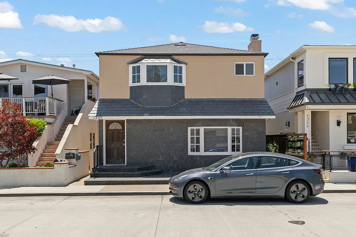 Building Photo - 1309 W Bay Ave