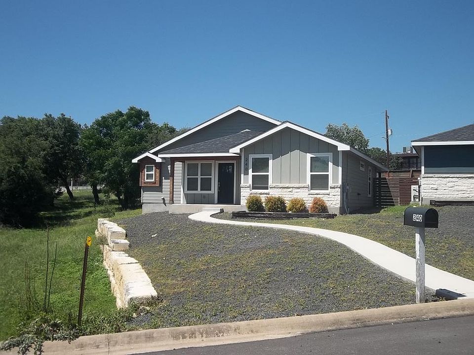 1st image of 240 Pin Oak Way
