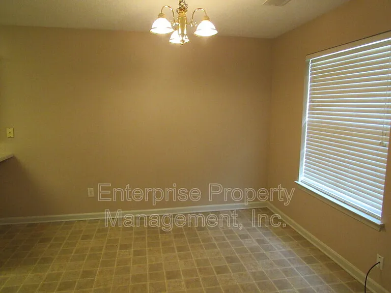 9740 Riggin Dr — Photo 5