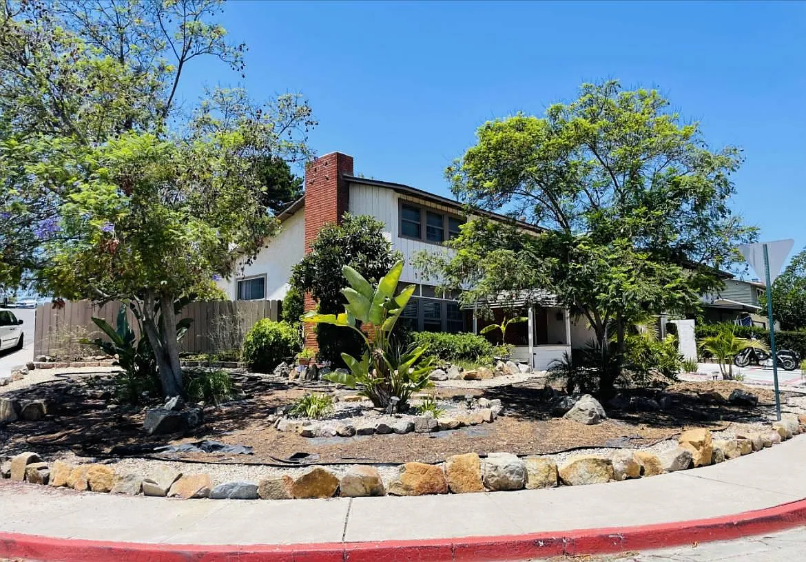 5 bed, 2885 sqft, $1,100 — Photo 1