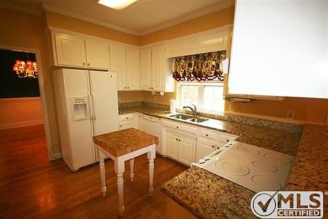 4th image of 3424 Welwyn Way #39