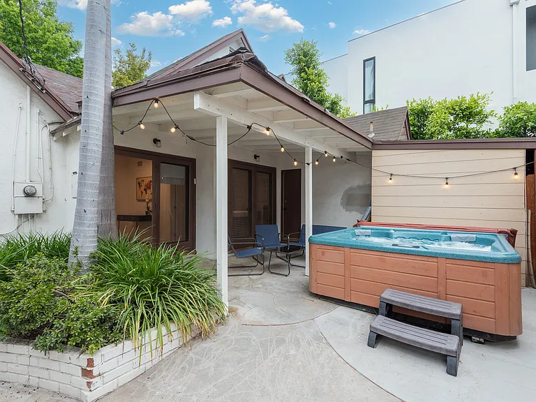 307 S La Peer Dr — Photo 22