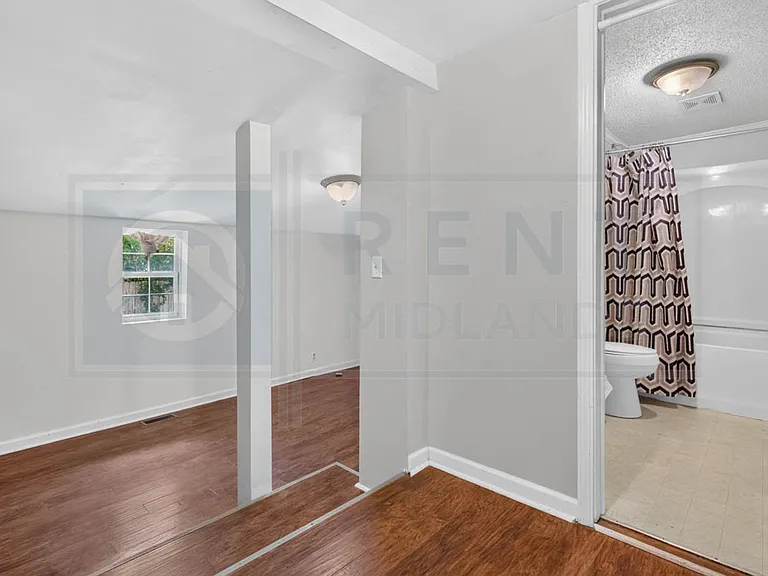 521 Georgia St — Photo 14