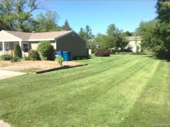 701 Aldrich St, Linden, MI 48451