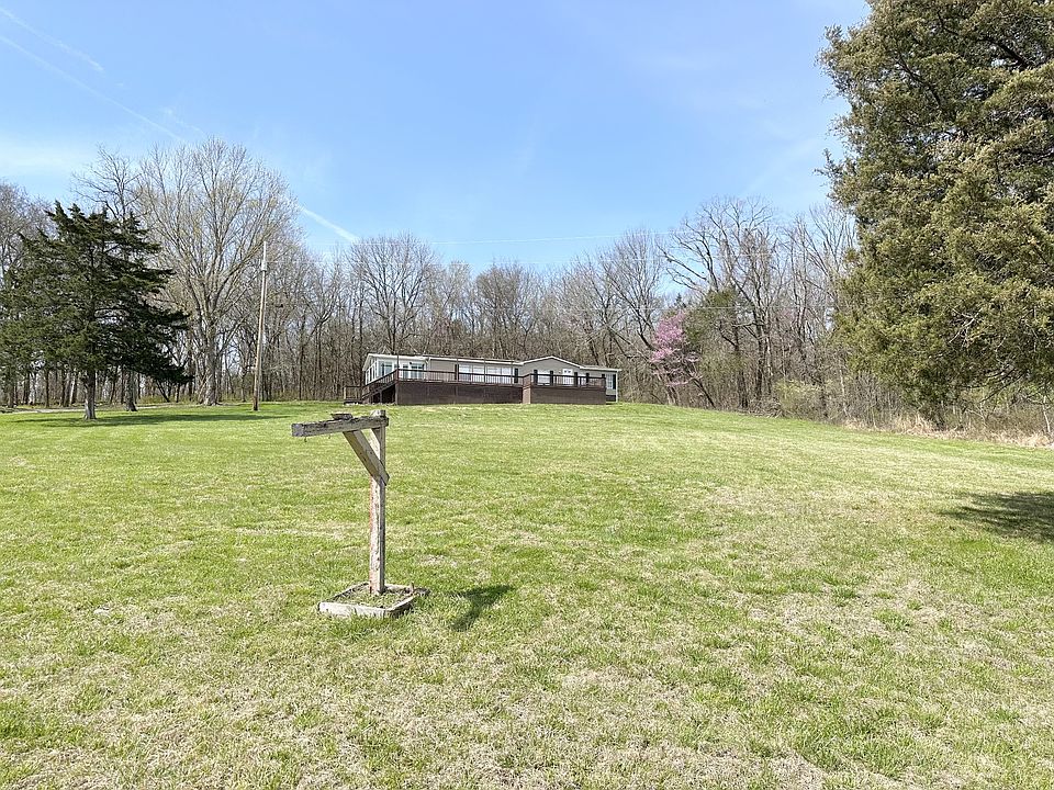 1st image of 16 Brittany Ln