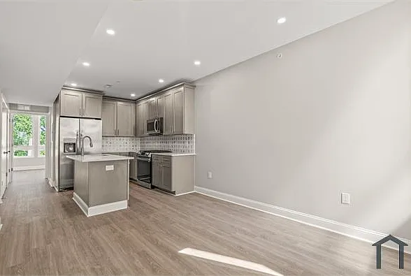 2218 N Franklin St #C — Photo 5