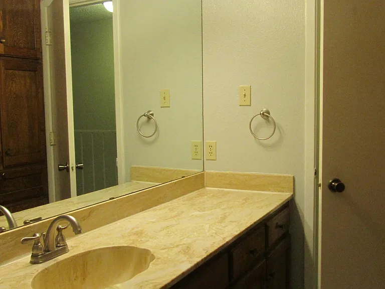 full bathroom sink with large size counter
