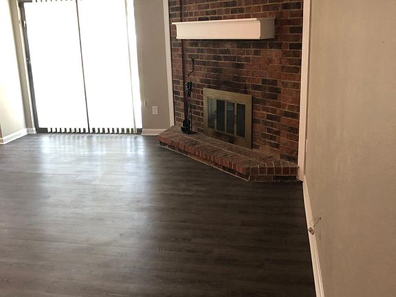 5th image of 1104 Cedar Hill Ln
