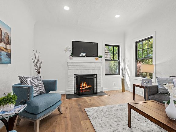 5th image of 4225 53rd St