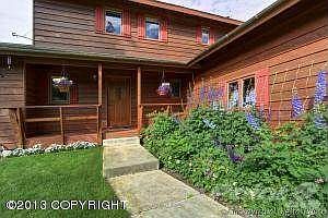 Landscaped walkway to Front door