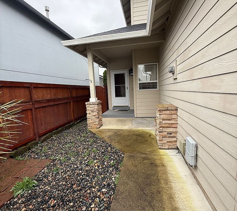 1st image of 11613 NW 35th Ave