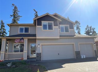 1077 NW Longview Dr, Oak Harbor, WA