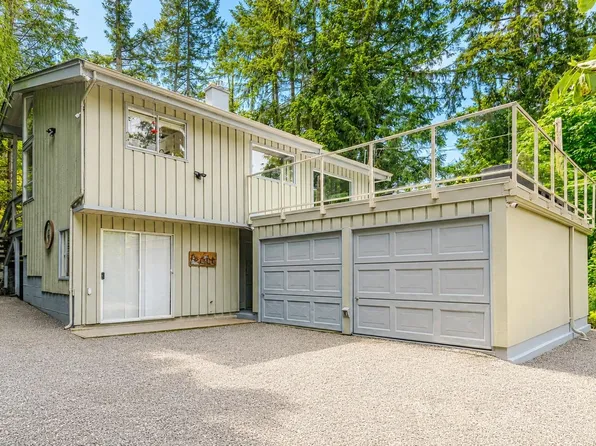 7136 Willis Point Rd, Capital, BC V9E 2A1