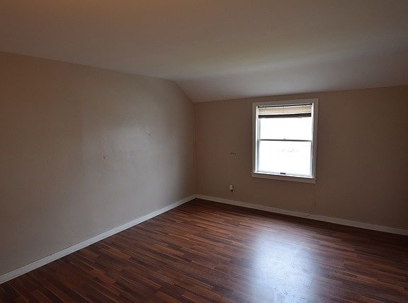 2nd image of 2 Ellen Dr