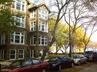 1104 W Pratt Blvd, Chicago, IL 60626