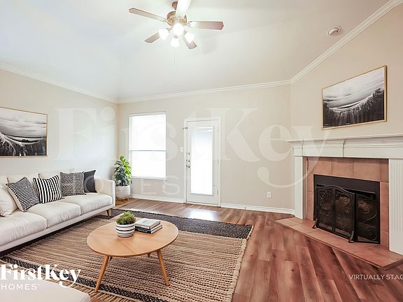 3rd image of 905 Sheryn Dr