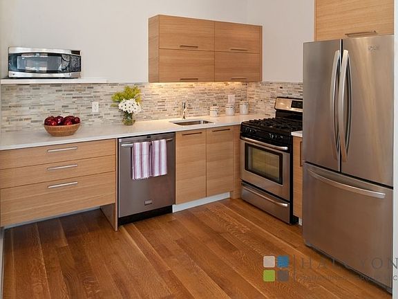 4th image of 301 Sullivan Pl APT 6H