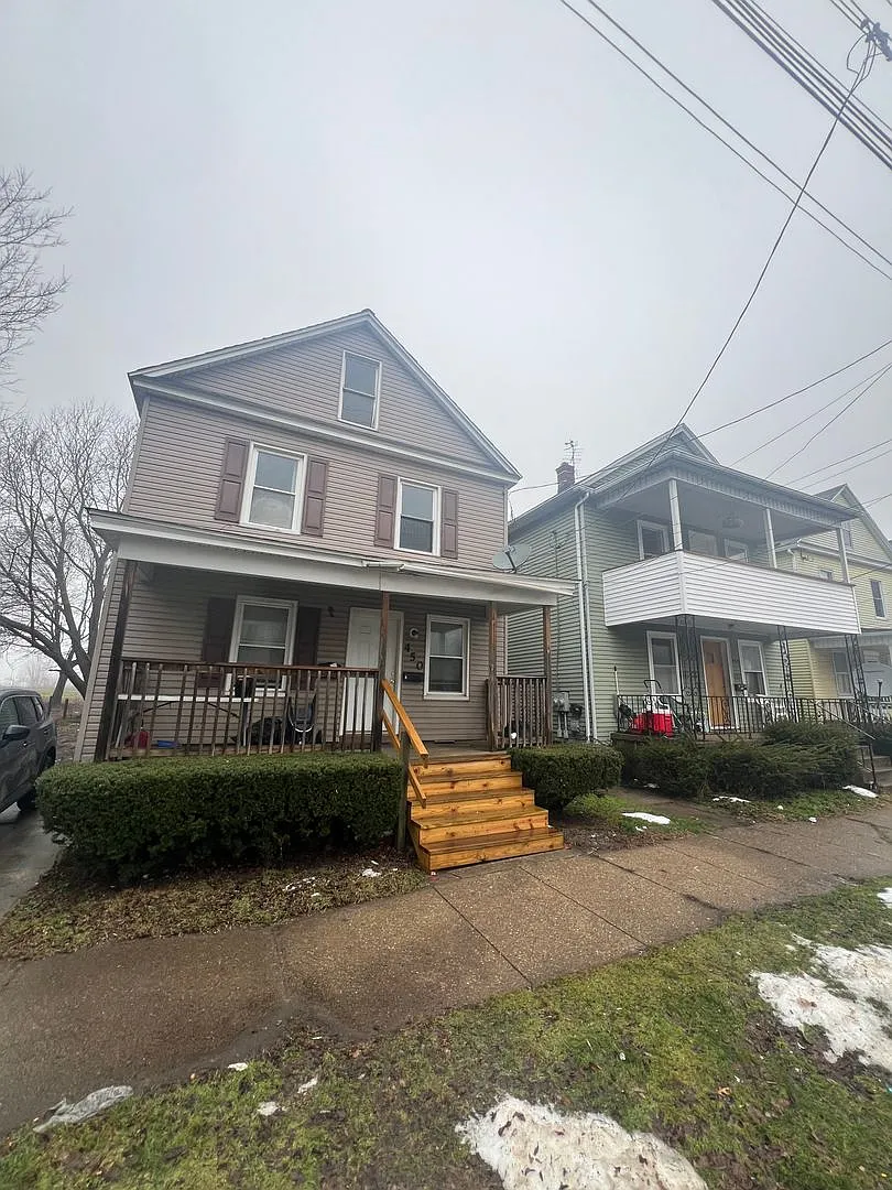 450 E 2ND — Photo 1
