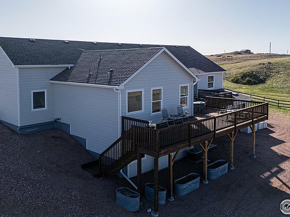 3rd image of 631 Linecamp Dr