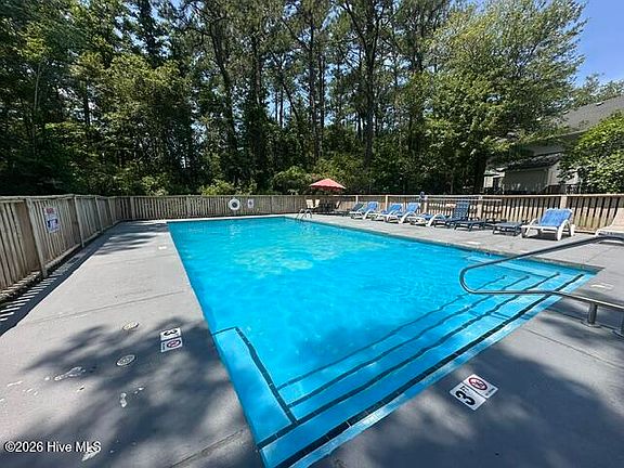 4th image of 9 Croatan Court