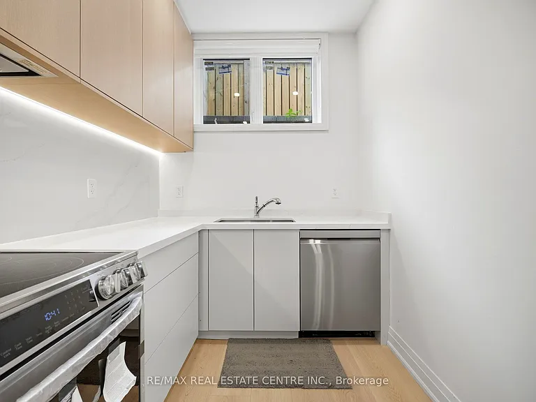 2450 Rebecca St — Photo 42