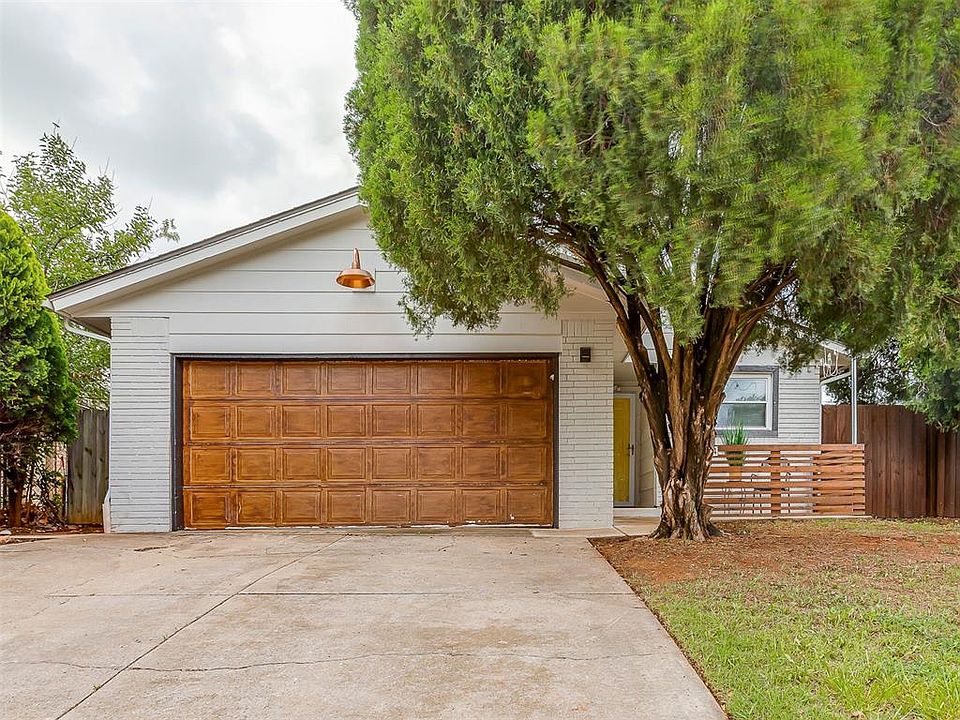 1st image of 824 NW 104th St