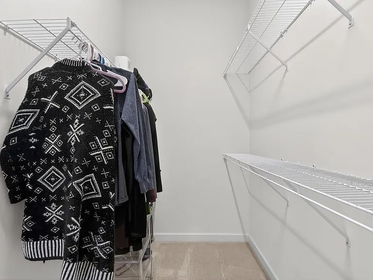 7205 Lowery Oak Dr — Photo 24
