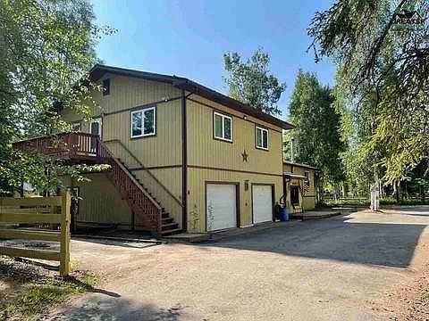 1st image of 2588 Gold St #B