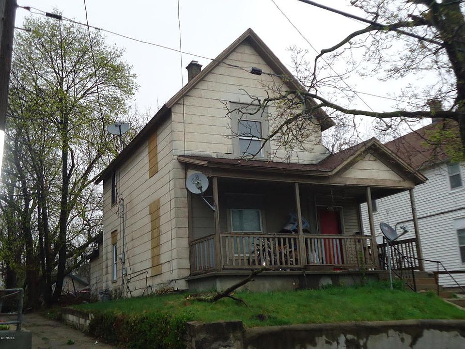 1st image of 553 Shamrock St SW