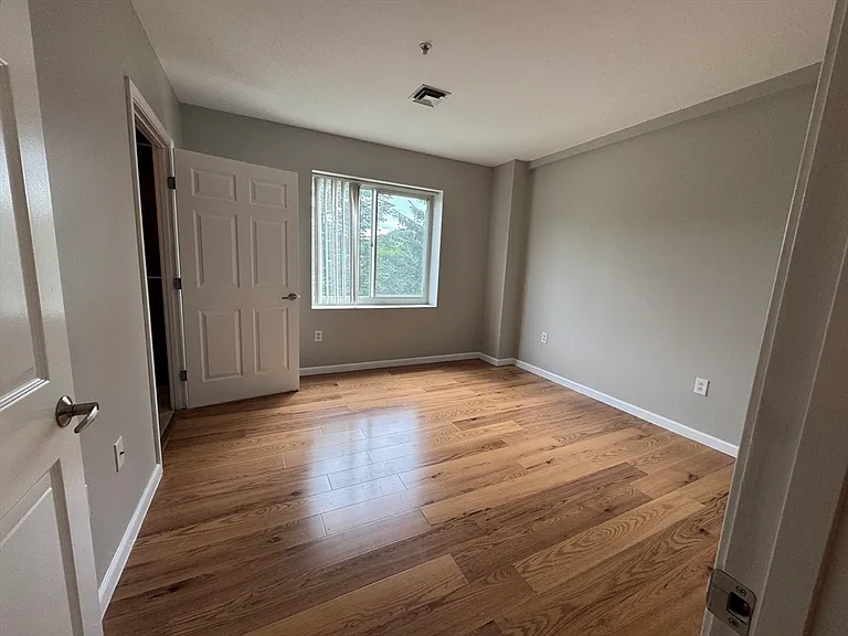 1 Cityview Ln #213 — Photo 12