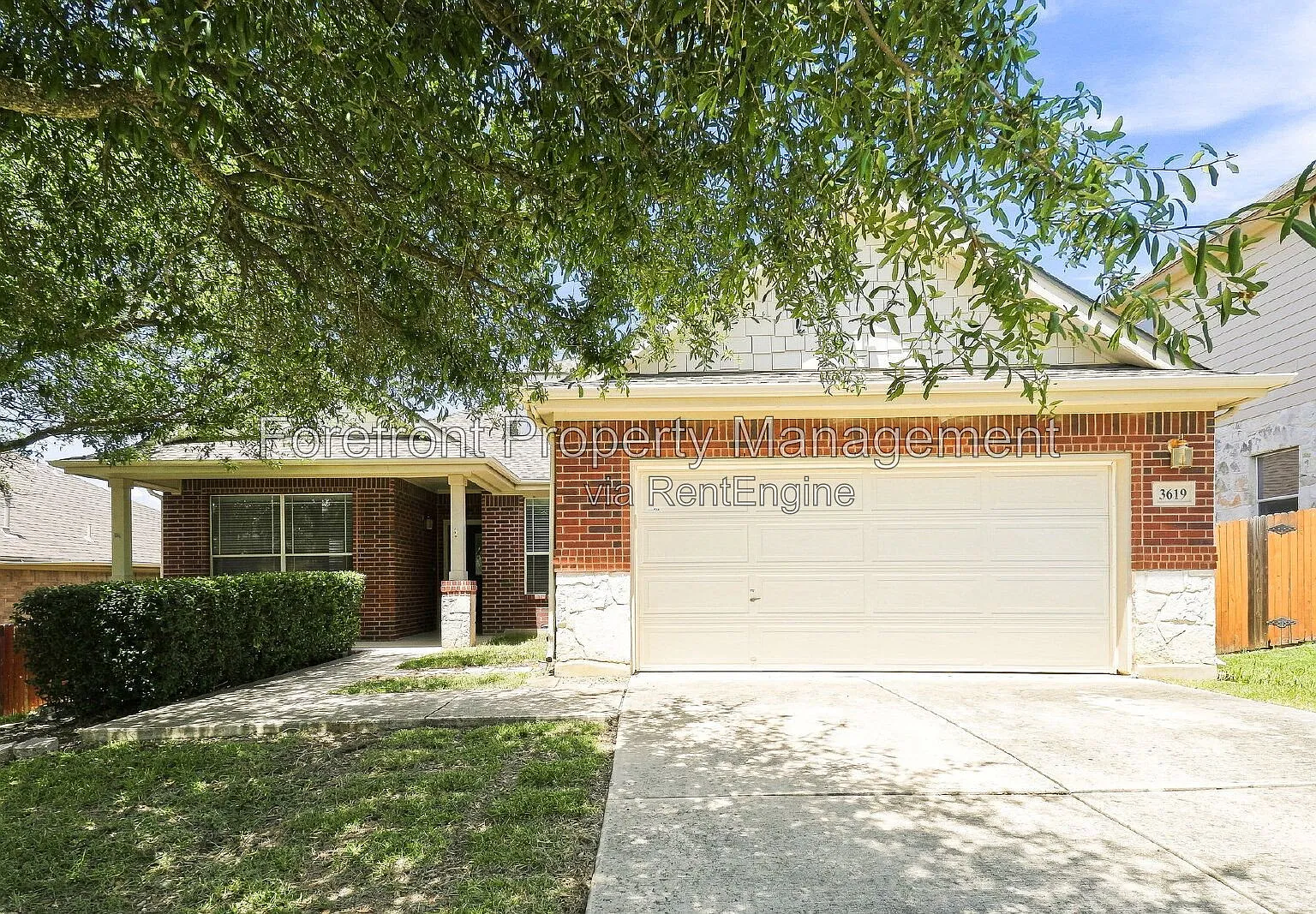 4 bed, 2.0 bath, 2300 sqft, $2,225 — Photo 1