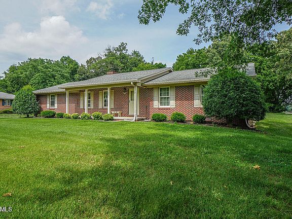 4th image of 2311 Chesterfield Dr