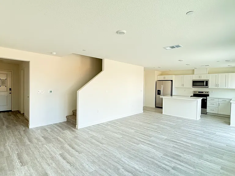 516 Foxtail Ct — Photo 6