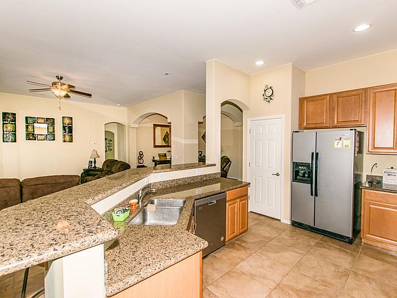 5th image of 43958 W McClelland Dr