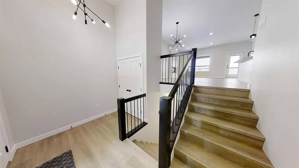 3 bed, 2.0 bath, 1203 sqft, $2,600 — Photo 3
