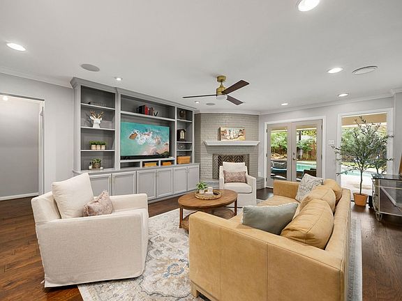 3rd image of 10831 Britoak Ln