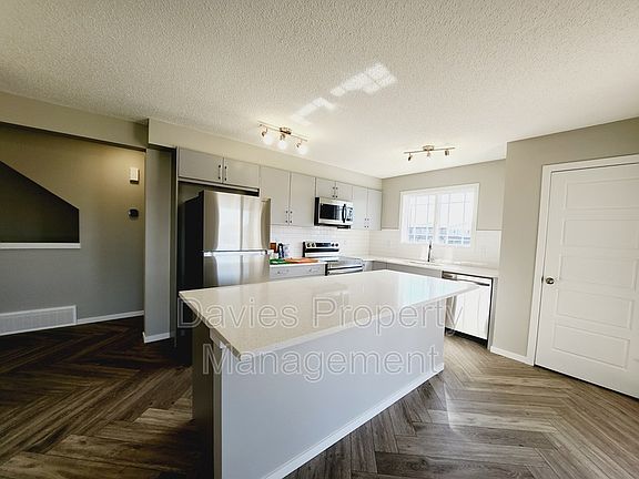 4th image of 20613 21a Ave NW