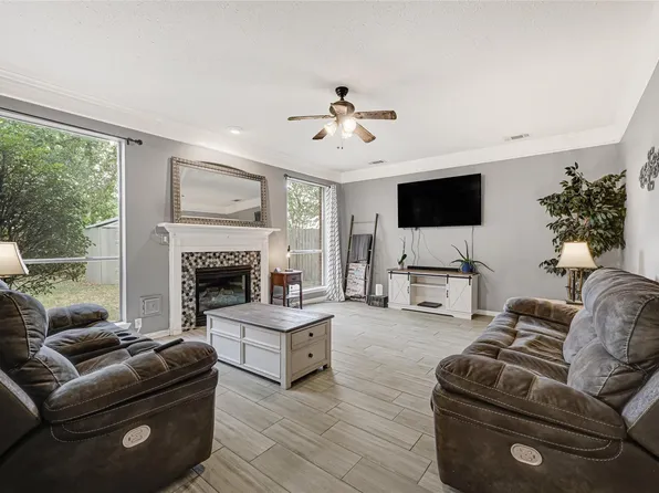 21118 Rushing Creek Ln, Katy, TX 77449